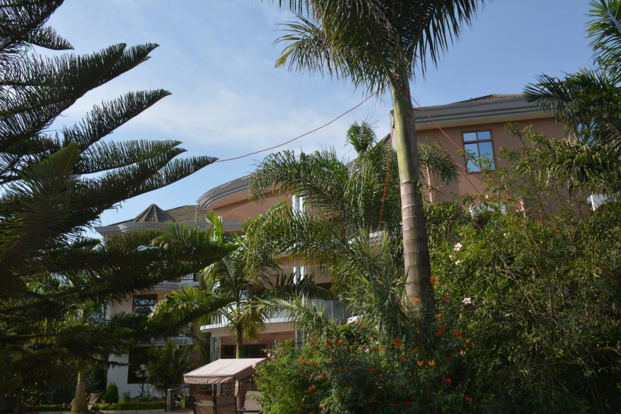 Nejobugg Palace Hotel Nkoanrua Exteriör bild