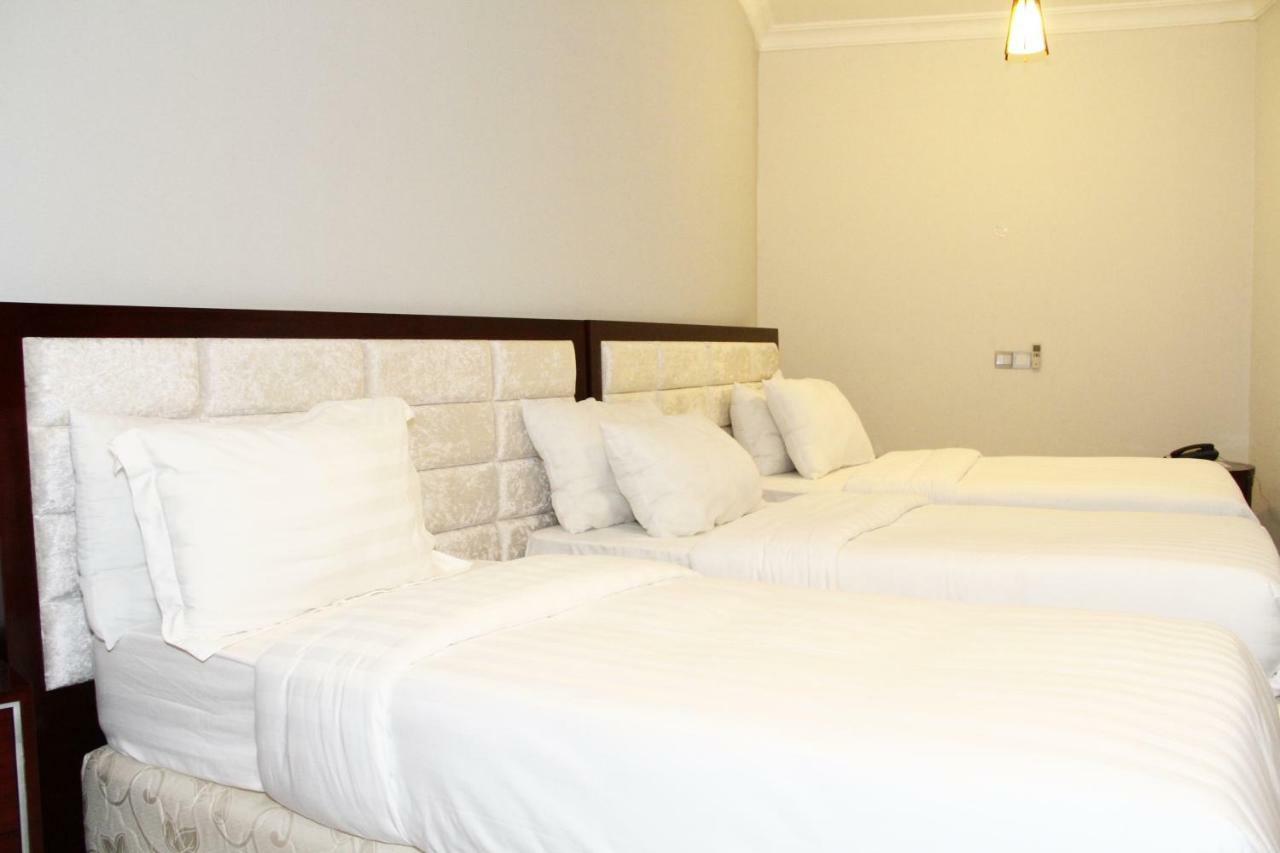 Nejobugg Palace Hotel Nkoanrua Rum bild