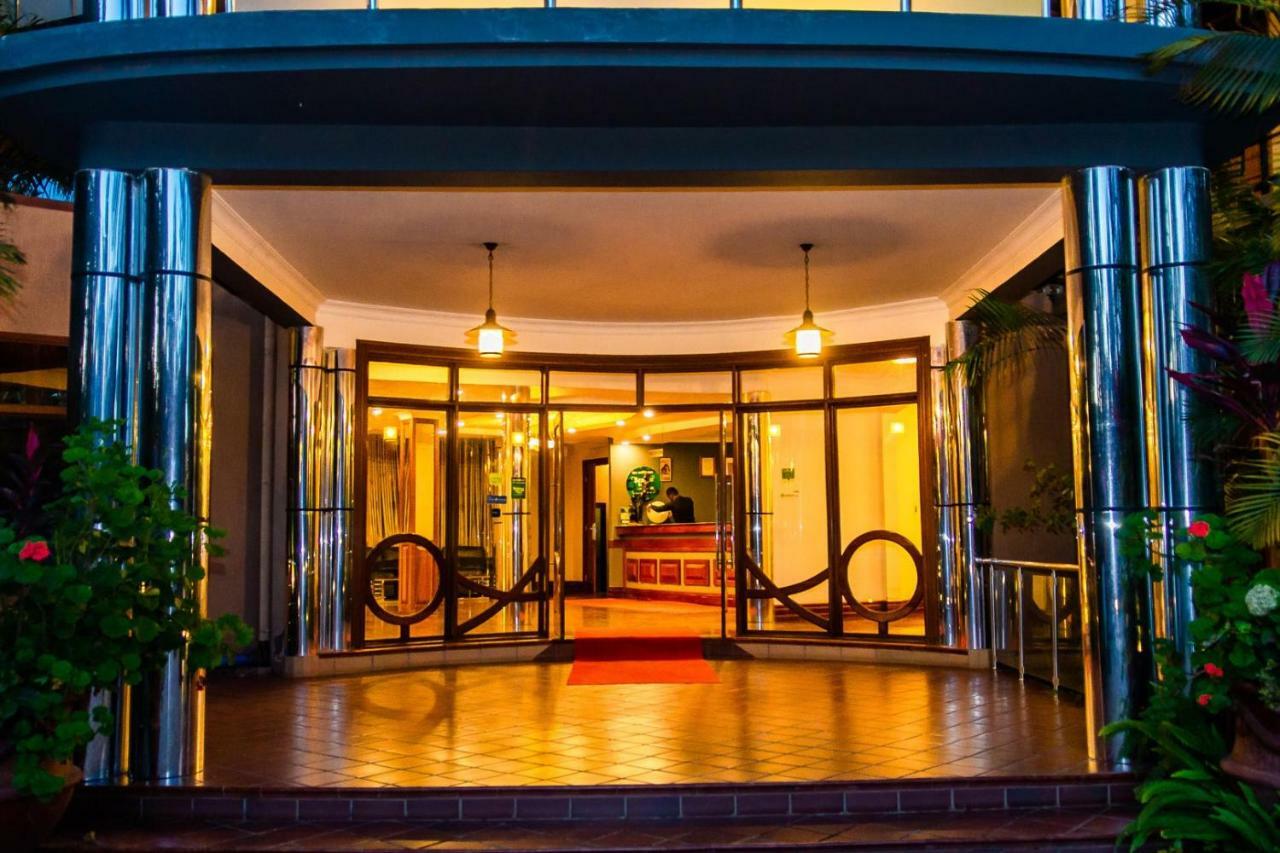 Nejobugg Palace Hotel Nkoanrua Exteriör bild